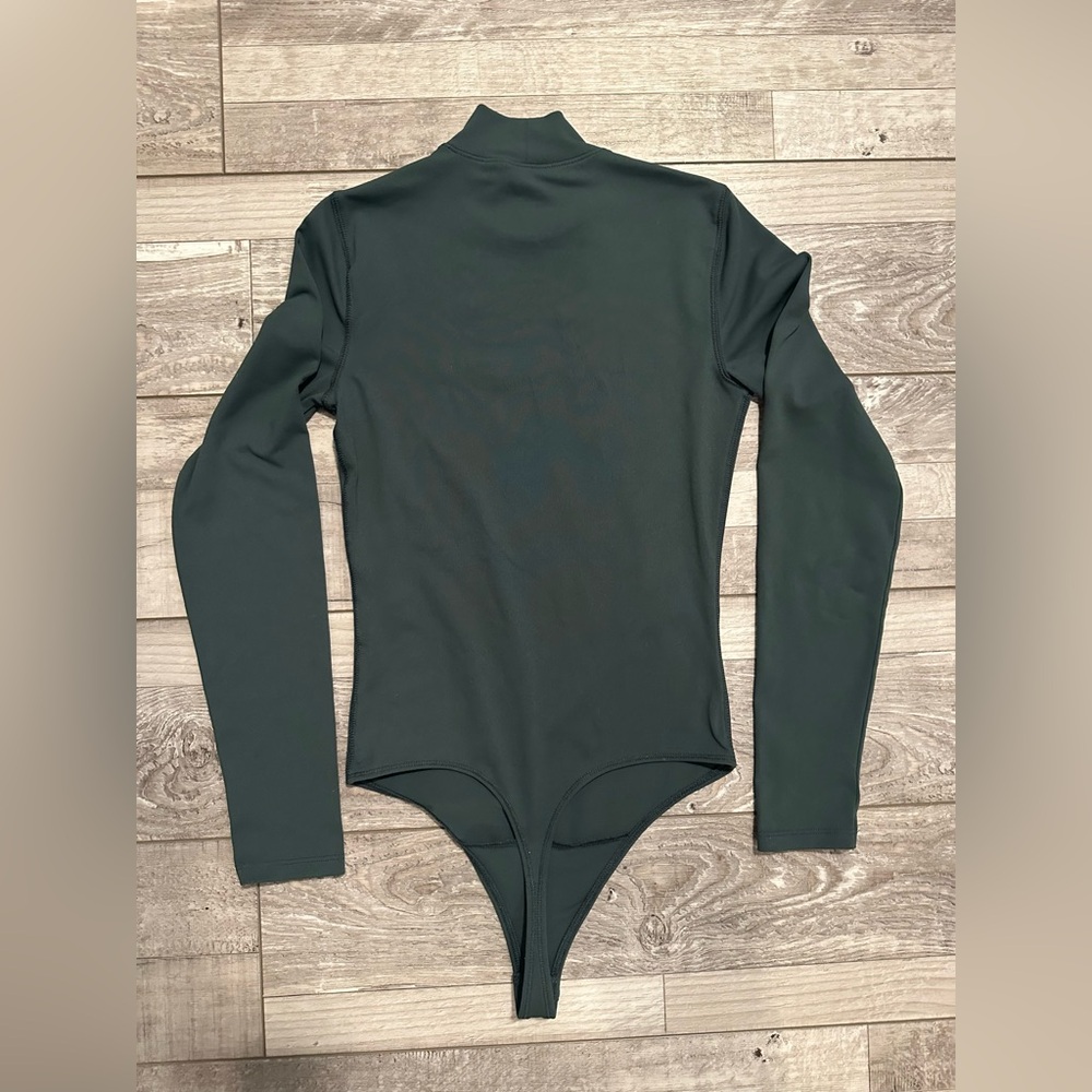 Abercrombie & Fitch Soft Matte Seamless Long-Sleeve Mockneck‎ Bodysuit Green XS - Picture 3 of 10